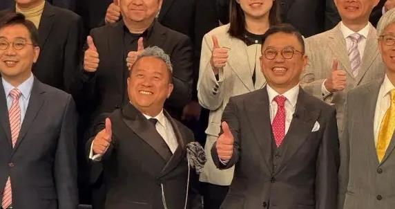 曾志伟回应离职传闻:暂时没被炒鱿鱼,这件事是误传 缩略图 曾志伟回应离职传闻:暂时没被炒鱿鱼,这件事是误传