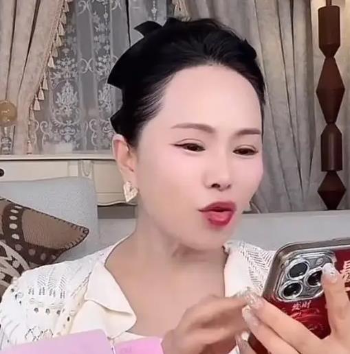 伊能静展示女儿的大长腿：知道米粒的腿有多漂亮吗？ 