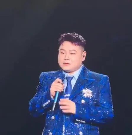 岳云鹏演唱会现场回应被叫欧豪，网友：在一声声欧豪中迷失自我 