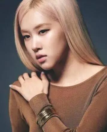 顶级女团爱豆“划水”遭批评:疲惫且缺乏活力 缩略图 顶级女团爱豆“划水”遭批评:疲惫且缺乏活力