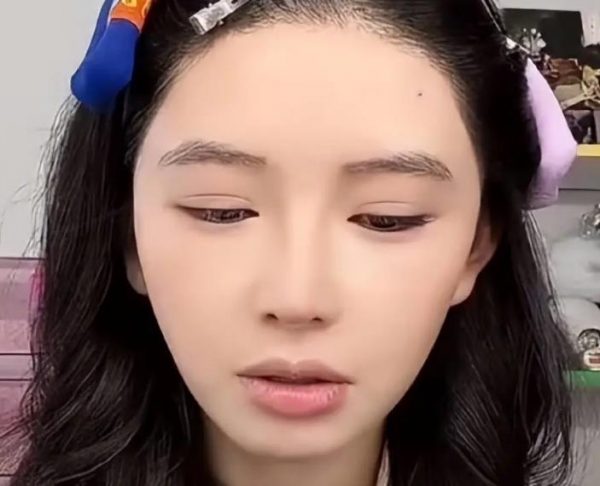 千万粉丝网红方圆直言怕你们出戏，拍短剧花钱找配音 