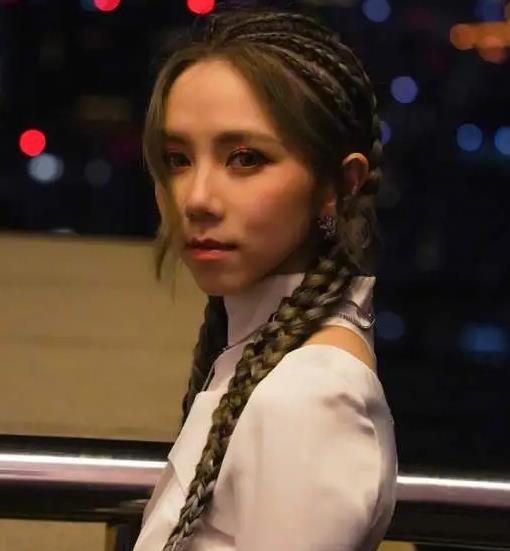 邓紫棋说要努力好好活着，情绪失控一度哽咽 