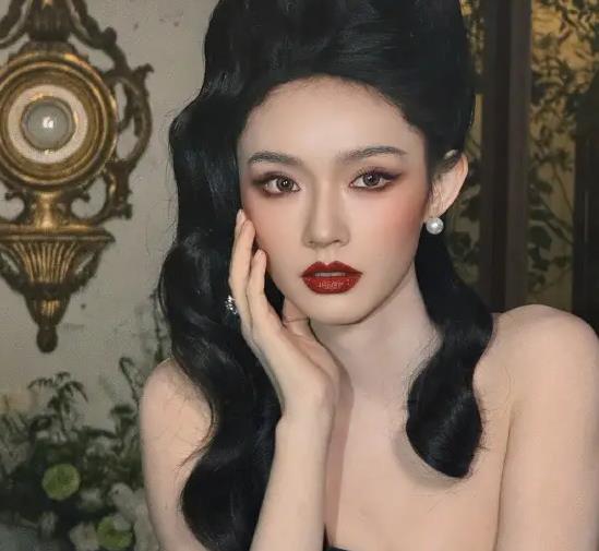 林允红毯摔倒上热搜,本人回应:刚刚不小心摔了觉得有点紧张 缩略图 林允红毯摔倒上热搜,本人回应:刚刚不小心摔了觉得有点紧张