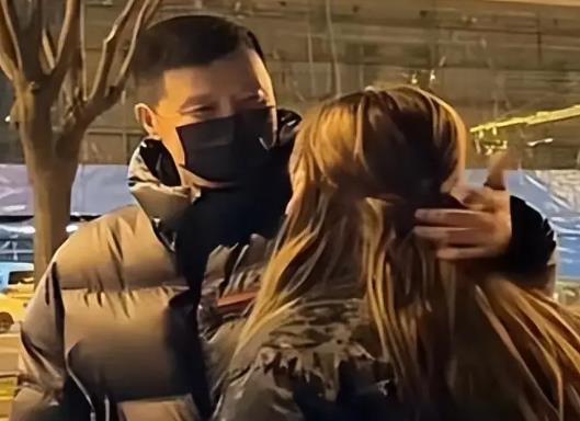 千万粉丝网红痞幼分手仅20天火速上恋综,网友质疑:剧本味过重 缩略图 千万粉丝网红痞幼分手仅20天火速上恋综,网友质疑:剧本味过重