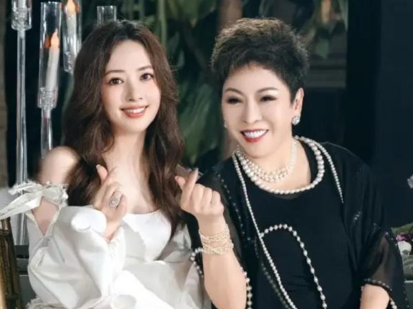 向太说郭碧婷跟她很像，不会用夫妻赚的钱和婆家的钱贴补给娘家 