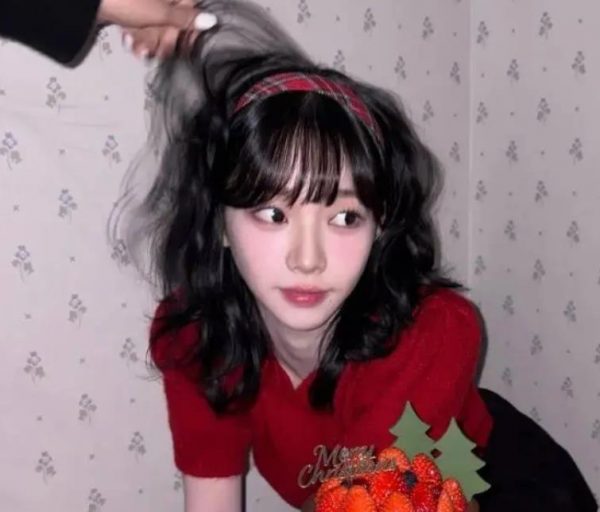 知名女团爱豆“圣诞祝福”造型引关注！