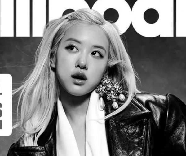 她被公告牌评为2025年全球最佳艺人榜首 