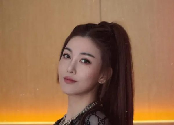 李彩桦自曝曾被前老板要求“陪客旅行”，自己当即拒绝 