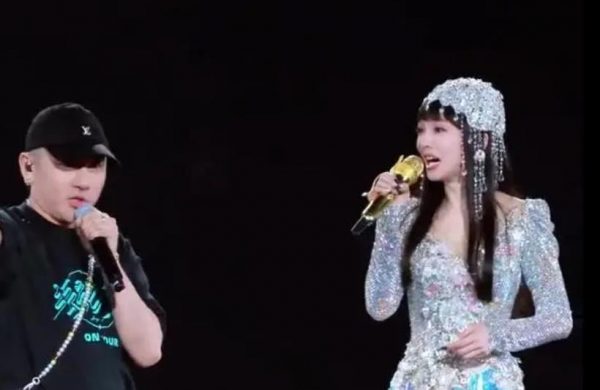 张韶涵亲自回应裁员裁到大动脉，请造型师姜成皓上台：你不是被裁员了么？ 