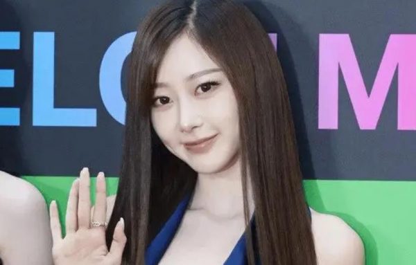 她们“2025 MMA”红毯造型引争议，“乱七八糟”、“平平无奇”甚至“看起来廉价”？ 