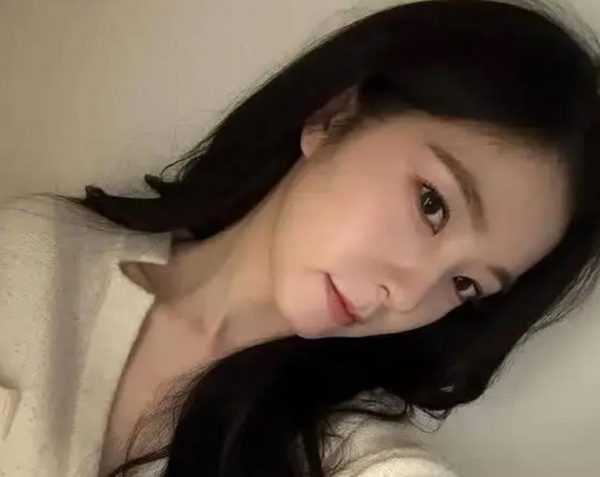 她的“无修生图”引韩网友热议，是看起来老了,还是始终美得稳定？ 