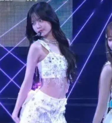 五代女团爱豆身材比例引关注，视频片段韩网爆火：她现在光彩照人！ 