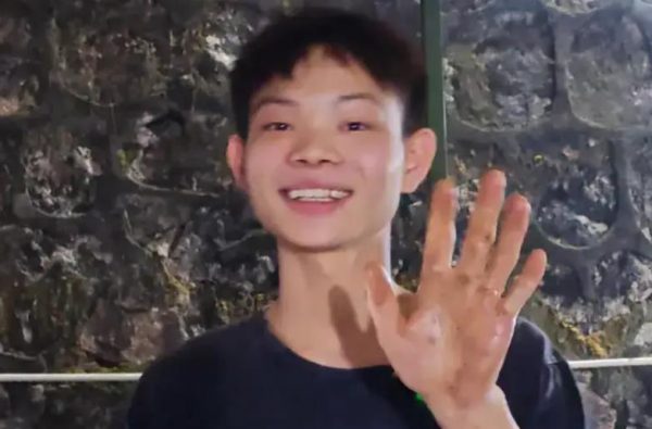 日销过万的16岁烤鸡少年说我不是网红，只是一名普通的创业者