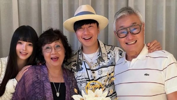 周杰伦回应林俊杰恋情:幸福快乐喔 缩略图 周杰伦回应林俊杰恋情:幸福快乐喔