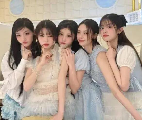 她们红毯造型遭韩网友吐槽：起来确实很掉价！