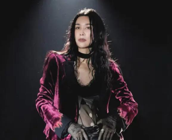 那英和王菲女儿跨年夜同台合唱，窦靖童回应：二搭了，那英阿姨！ 