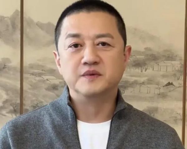 李亚鹏直播带货一晚卖出超千万，30天新增粉丝超57万 