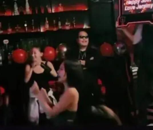 顶级女团成员“夜店风波”一细节引关注，恋爱传闻又起？ 