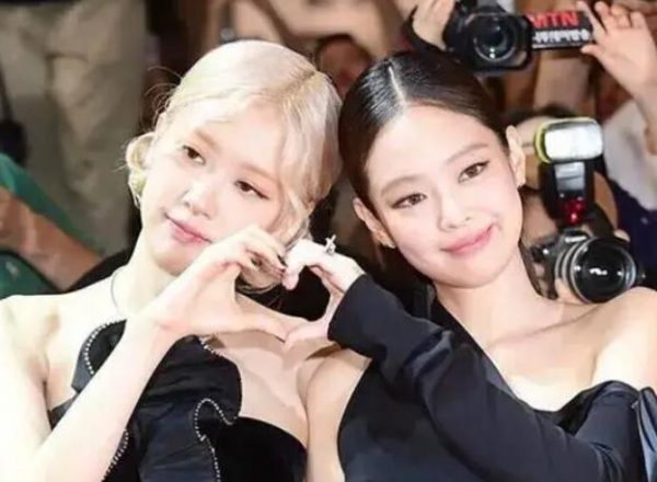 Rosé缺席Jennie生日派对？两种生活方式引韩网友热议！ 