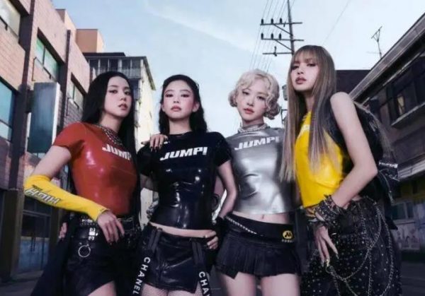 BLACKPINK被群嘲了？我都替她们尴尬…… 