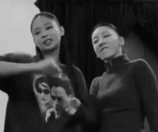 Jennie cha了！视频网络爆红 