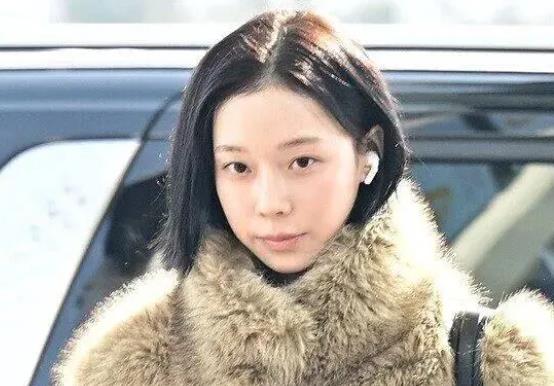 她恋爱绯闻后“颜值蜕变”引发热议 