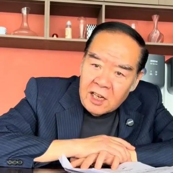 74岁“肥猫”郑则仕回应“为什么喊周润发师傅”：他能力强就能当师傅 