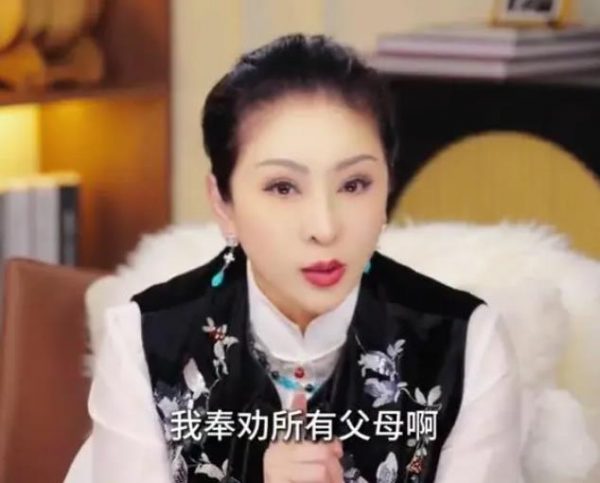 向太说“过年千万别催婚”：从没催婚过向佐，向佐36岁才结婚 