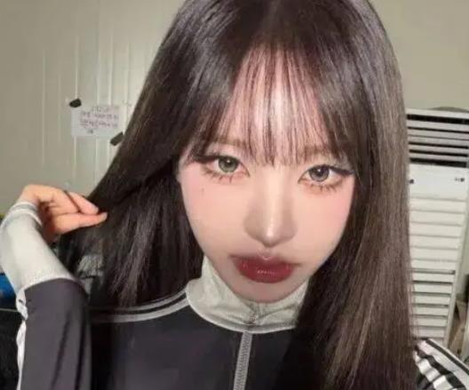 因为一颗痣，她遭到网友猛烈抨击！ 