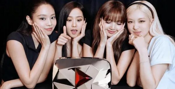 她们成为首个YouTube订阅量突破1亿的音乐艺人！