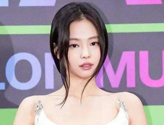 顶级女团成员疑似“伪造成绩”！“百万销量”缺席权威榜单 