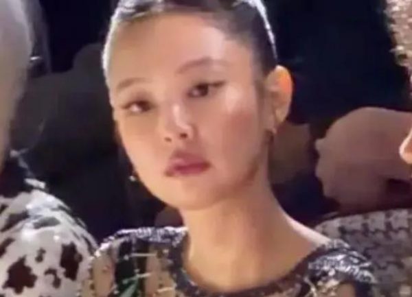 顶级女团成员和美国知名演员看起来像同一个人？ 