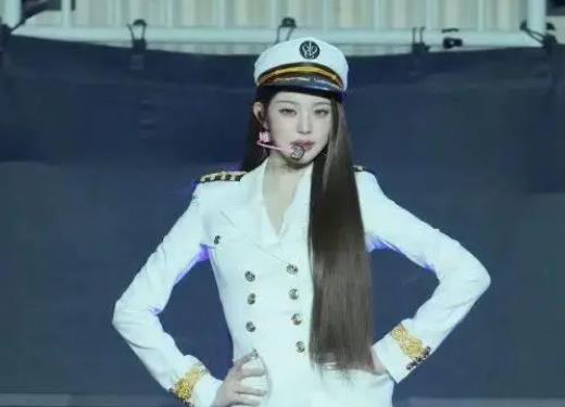 顶级女爱豆被称为“最接近真实身材的生图”，你认可吗？ 