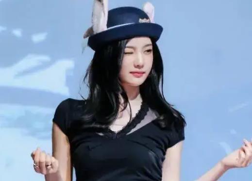 她因一个点赞引发争议！网友：我玩踩雷都不敢这么踩 