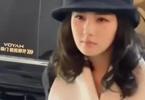 白鹿录完跑男状态引热议，疲惫却真实可爱，被称“电量直接归零” 