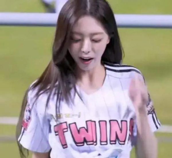 知名女团成员因身材太好，又被网友质疑了！这次最执着的居然不是韩网友？