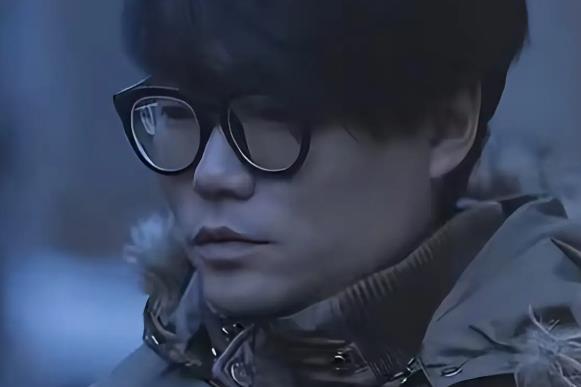 韩国导演遭围殴致死，监控画面曝光触目惊心，自闭儿在旁目睹全程 