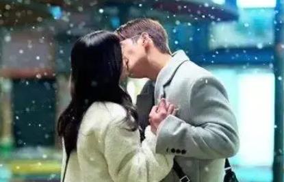 与顶级女团成员吻戏!知名男星自曝:耳朵都红了缩略图 与顶级女团成员吻戏!知名男星自曝:耳朵都红了