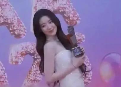 台媒爆料知名女团成员与柯震东秘密交往一年半、已见家长 